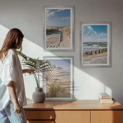 Conjunto de quadros para sala de estar com tema de praia, areia, ondas, céu e pássaros