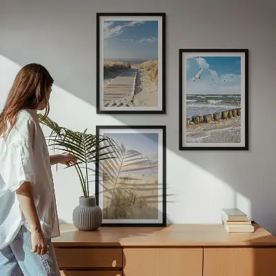 Conjunto de quadros para sala de estar com tema de praia, areia, ondas, céu e pássaros