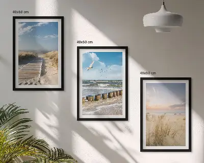 Conjunto de quadros para sala de estar com tema de praia, areia, ondas, céu e pássaros