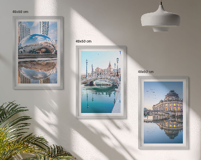Conjunto de 3 quadros com moldura Arquitetura de cidades sobre a água