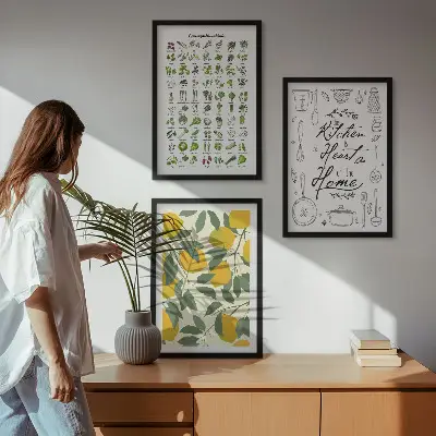 Conjunto de quadros para sala de estar com ilustrações de ervas de cozinha e limão