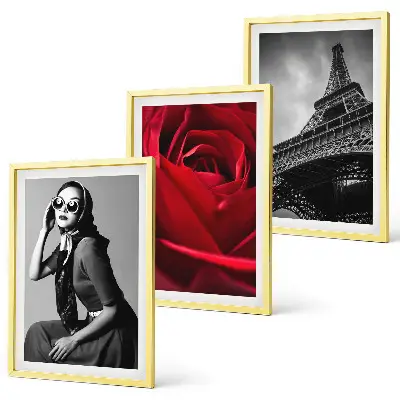 Conjunto de quadros para sala de estar com estampa de senhora parisiense usando óculos em formato de Torre Eiffel