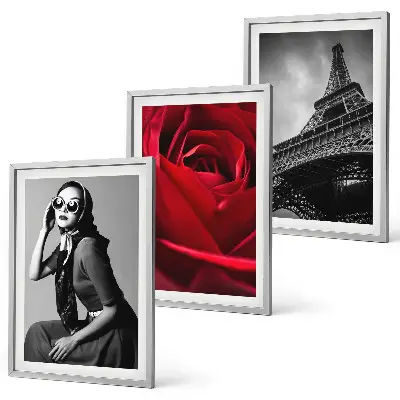 Conjunto de quadros para sala de estar com estampa de senhora parisiense usando óculos em formato de Torre Eiffel