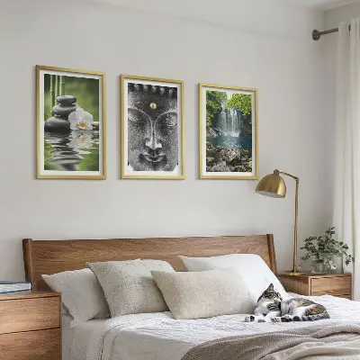Composição de quadros moderna com a estampa de Buda e pedras da harmonia