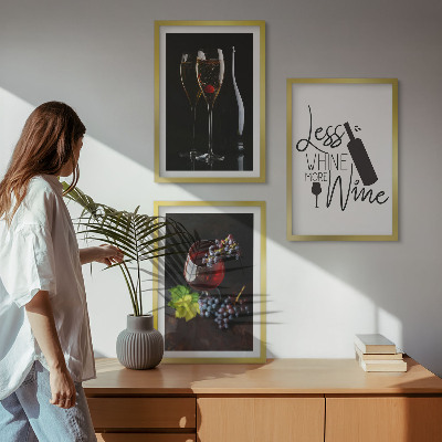 Conjunto de 3 quadros com moldura Taças de vinho com uvas e inscrição