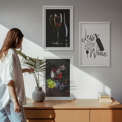 Conjunto de 3 quadros com moldura Taças de vinho com uvas e inscrição