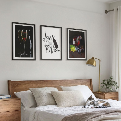 Conjunto de 3 quadros com moldura Taças de vinho com uvas e inscrição