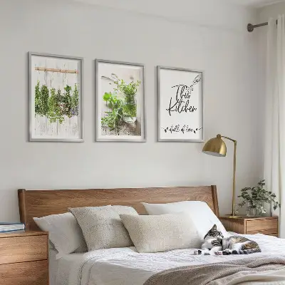Conjunto de quadros decorativos modernos com tema de cozinha e ervas secas