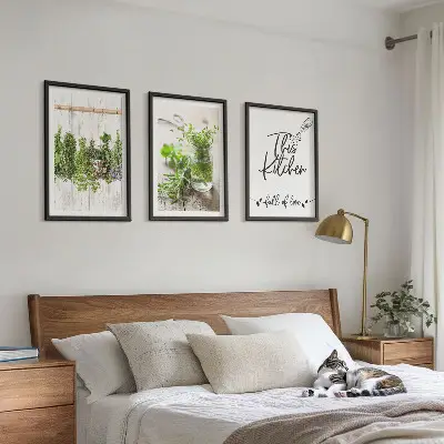 Conjunto de quadros decorativos modernos com tema de cozinha e ervas secas