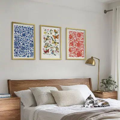 Conjunto de quadros para sala de estar com estética vintage de flores e borboletas
