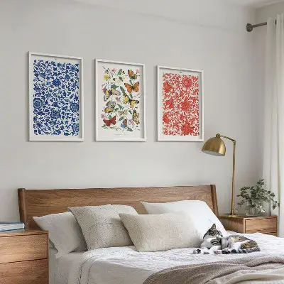 Conjunto de quadros para sala de estar com estética vintage de flores e borboletas