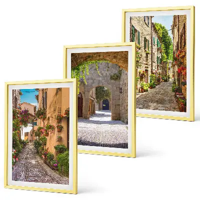 Composição de quadros moderna com estética de ruas italianas, flores e arquitetura