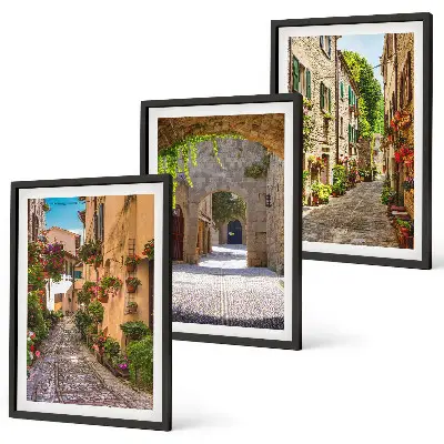 Composição de quadros moderna com estética de ruas italianas, flores e arquitetura