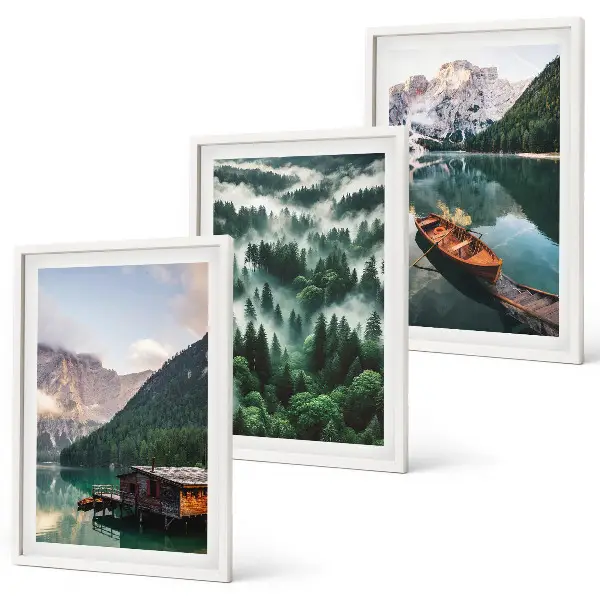 Conjunto de quadros para sala de estar barco em lago na floresta com montanha e neblina