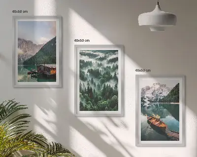 Conjunto de quadros para sala de estar barco em lago na floresta com montanha e neblina