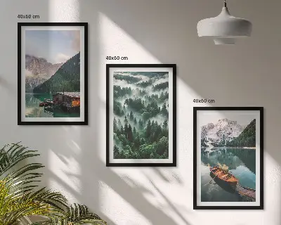 Conjunto de quadros para sala de estar barco em lago na floresta com montanha e neblina