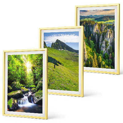 Conjunto de 3 quadros com moldura Floresta de cachoeiras nas montanhas verdes