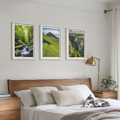 Conjunto de 3 quadros com moldura Floresta de cachoeiras nas montanhas verdes