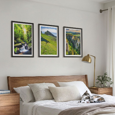 Conjunto de 3 quadros com moldura Floresta de cachoeiras nas montanhas verdes