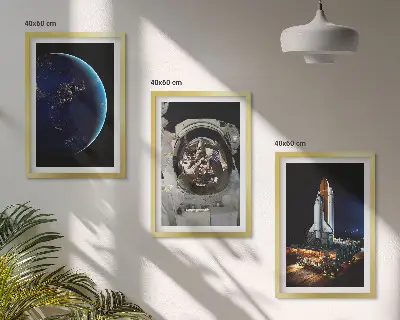 Conjunto de 3 quadros com moldura com tema de espaço terra astronauta e foguete