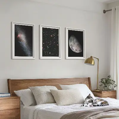 Conjunto de quadros para sala de estar com tema de galáxias, estrelas e lua