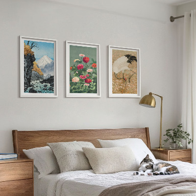 Conjunto de 3 quadros com moldura paisagem montanhosa rio flores garças