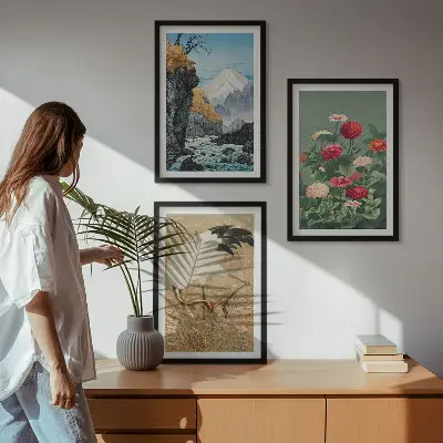 Conjunto de 3 quadros com moldura de paisagem montanhosa com rio flores e garças