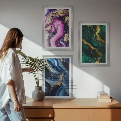 Conjunto de quadros para sala de estar com padrões abstratos em verde e rosa