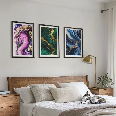 Conjunto de quadros para sala de estar com padrões abstratos em verde e rosa