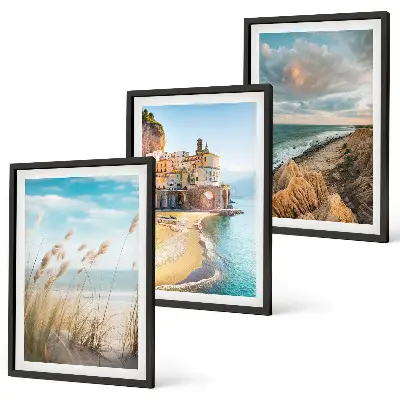 Conjunto de 3 quadros com moldura de paisagens de praia com falésias e cidade