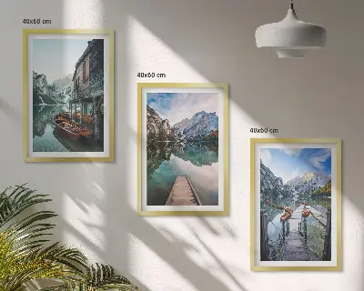 Conjunto de quadros decorativos modernos paisagem de barcos de madeira no lago com montanhas