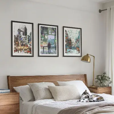 Conjunto de 3 quadros com moldura com estética de cidades modernas e personagens coloridos