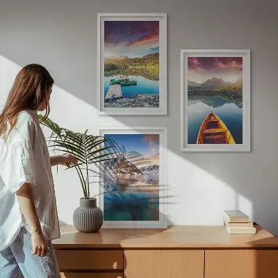 Composição de quadros moderna com paisagens de lagos, montanhas e barcos