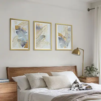 Conjunto de 3 quadros com moldura folhas azul e bege claro