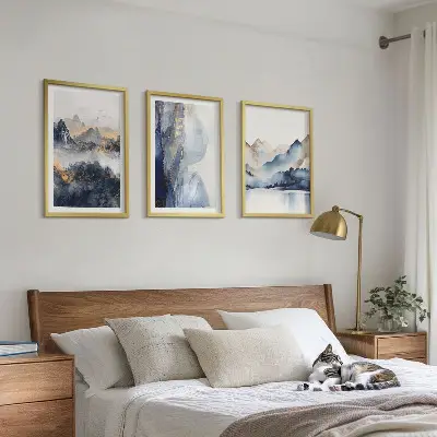 Conjunto de quadros para sala de estar com paisagens montanhosas em tons de azul e cinza