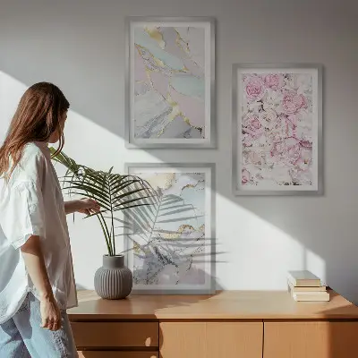 Composição de quadros moderna flores rosa com efeito mármore em tons pastel