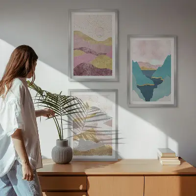 Conjunto de 3 quadros com moldura com estampa de montanhas abstratas e sol