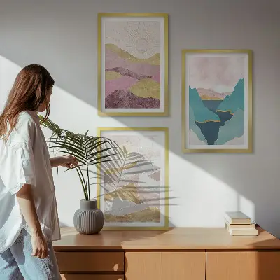 Conjunto de 3 quadros com moldura com estampa de montanhas abstratas e sol