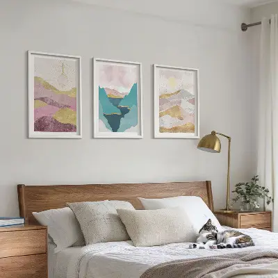 Conjunto de 3 quadros com moldura com estampa de montanhas abstratas e sol