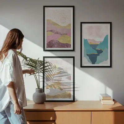 Conjunto de 3 quadros com moldura com estampa de montanhas abstratas e sol