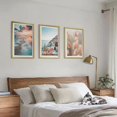 Conjunto de quadros para sala de estar casas ao pôr do sol no mar com flores