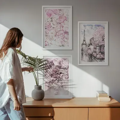 Conjunto de quadros para sala de estar com flores em tons de rosa na paisagem