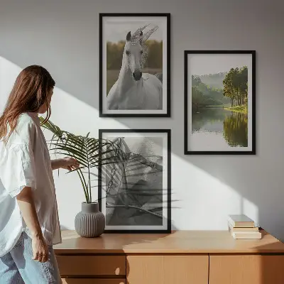 Conjunto de 3 quadros com moldura tema natureza rio dos cavalos brancos