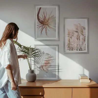 Conjunto de quadros para sala de estar com estampa de flores silvestres e fundo claro