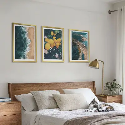 Composição de quadros moderna com praia, limões e montanhas
