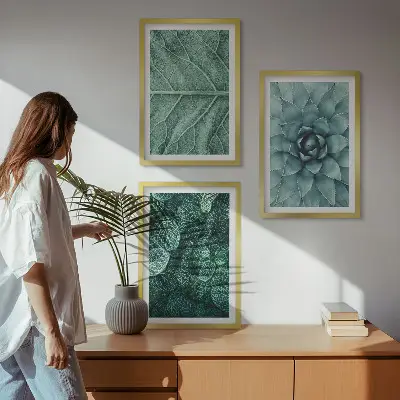 Conjunto de quadros para sala de estar com detalhe de folhas de planta