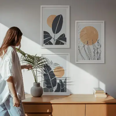 Conjunto de 3 quadros com moldura com padrões de plantas e sóis grandes minimalistas
