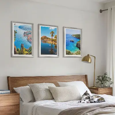 Composição de quadros moderna palmeiras à beira-mar com água azul
