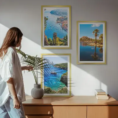 Composição de quadros moderna palmeiras à beira-mar com água azul