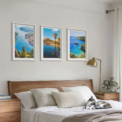 Composição de quadros moderna palmeiras à beira-mar com água azul